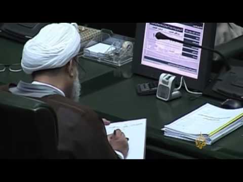روحاني يدافع عن تشكيلة حكومته الجديدة امام البرلمان