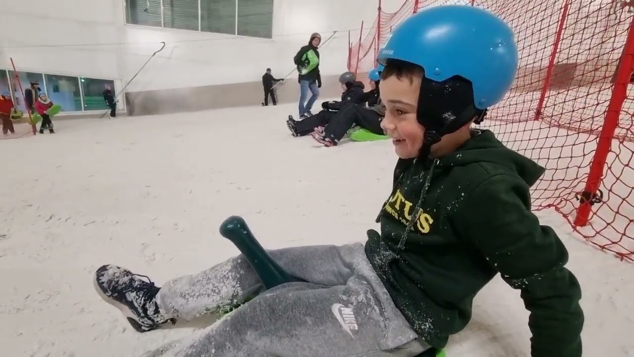 Snozone Xscape Milton Keynes Sledging Review MK9 3XS Snowzone fun