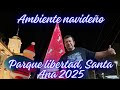 AMBIENTE NAVIDEÑO EN EL PARQUE LIBERTAD EN SANTA ANA 2025