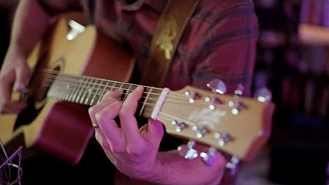 Rockin' Around The Christmas Tree • Fingerstyle Guitar