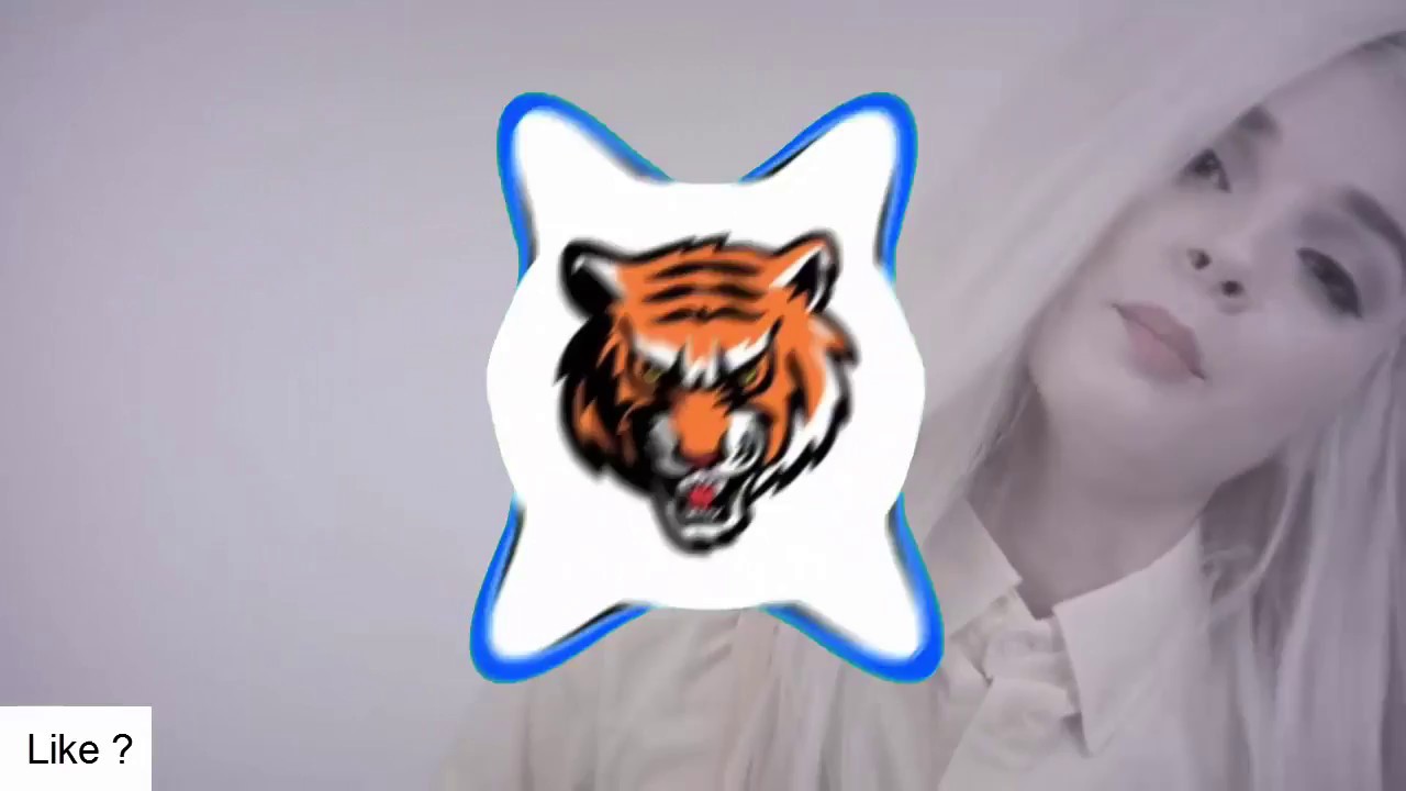 I'm Poppy - [Extreme Bass Boosted]