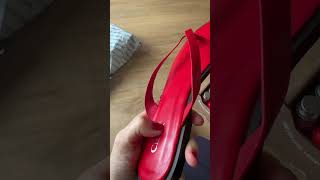 Square toe, red flip-flops! I must have for summertime! #RedFlipflops #RedSandals #SquareToeSandals