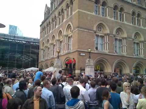 June 26 2009 at 6pm... Flashmob of thousands met at Liverpool St in London to pay respect to Michael Jackson by moonwalking in the street