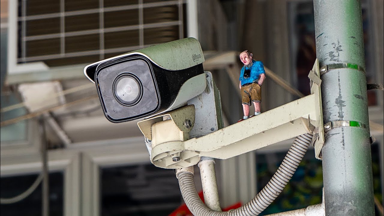 Isaac Cordal 's Tiny Sculptures Are Hiding in Hong Kong Streets