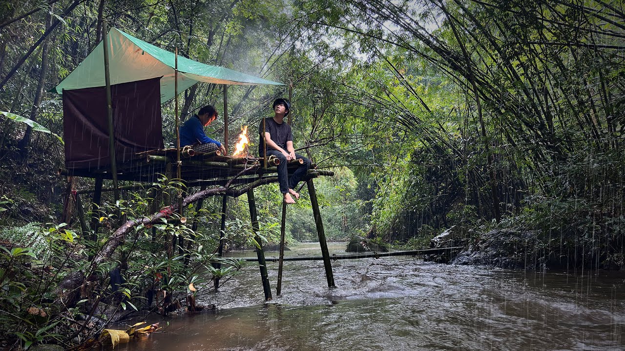 100ชั่วโมงในป่า สร้างที่พักยกสูงริมลำธาร หาอยู่หากินในป่าดิบฝน สถานการณ์สุดตึงเครียด!