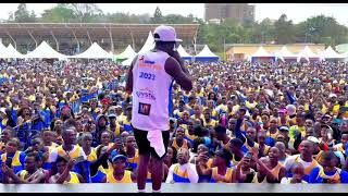 Alien skin puts a massive performance at Rotary cancer run 2023 kololo. Fans shows much love ❤️
