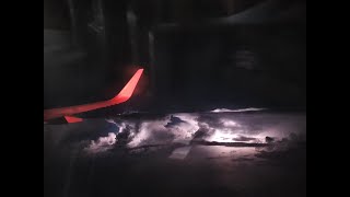 ✈ Flying a plane through a Thunderstorm!  ⛈⚡🌩
