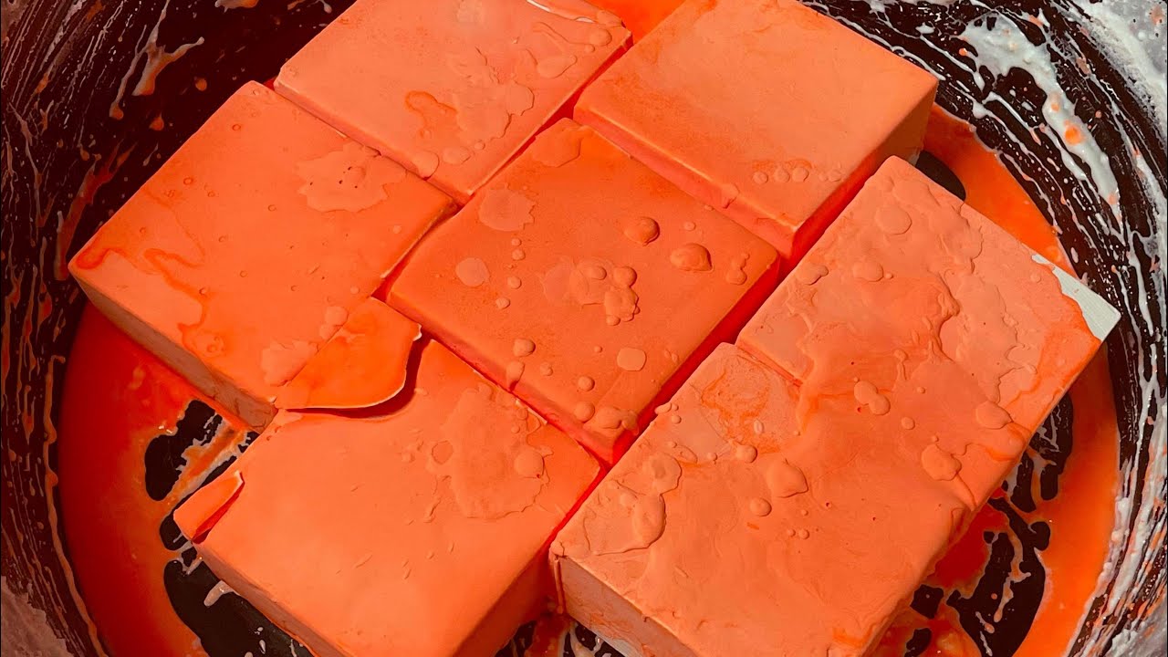 Neon Cornstarch Paste on Fresh Gym Chalk