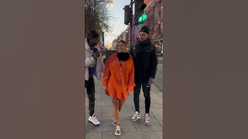 Extra hand on shoulder prank 🤣🙅🏿🤣