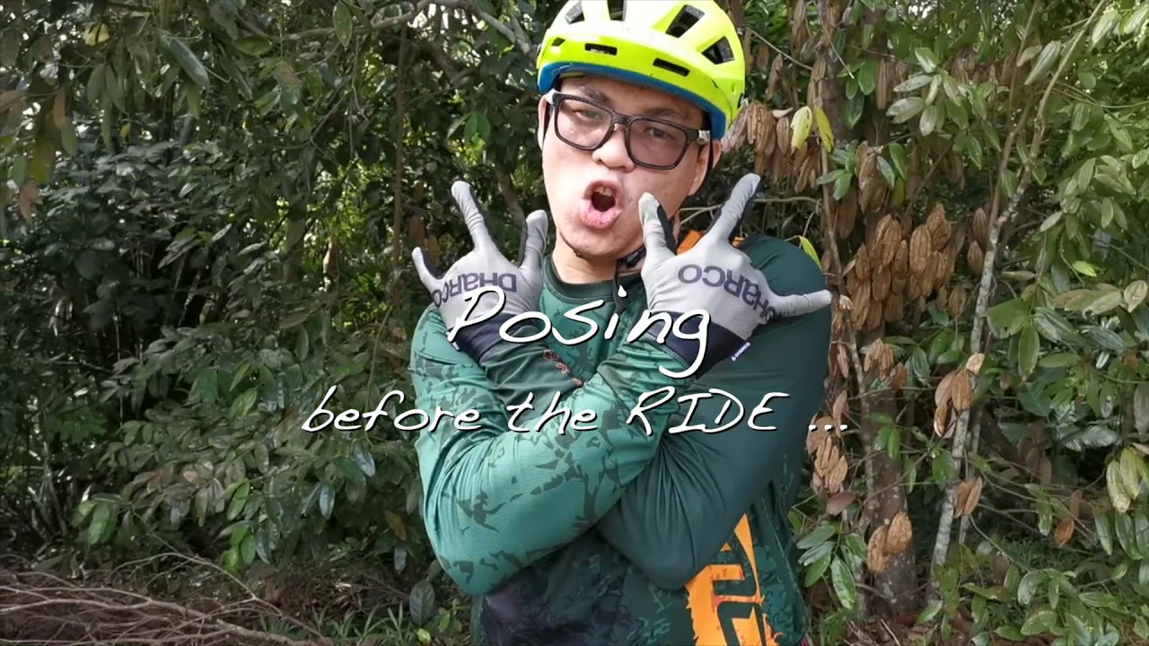 Dharco Gloves before a ride