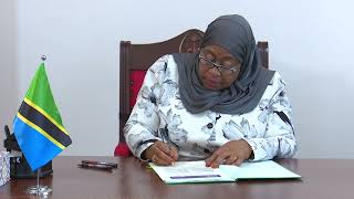 President of Tanzania H.E Samia Suluhu Hassan signing and endorsing the Kigali Declaration on NTDs