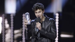 Shawn Mendes Wins JUNO Fan Choice Award Presented by TD at The 2017 JUNO Awards