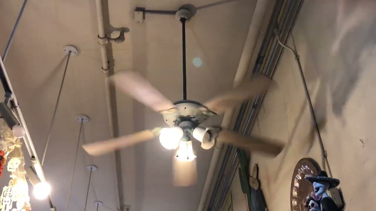 Unknown Hampton Bay Ceiling Fan - YouTube
