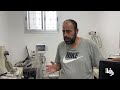 إصلاح أجهزة طبية تعطلت جراء القصف الإسرائيلي الذي تعرض له مستشفى الشفاء بمدينة غزة