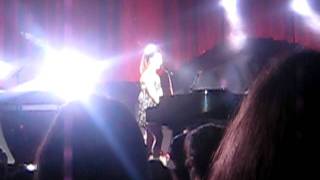 Sara Bareilles - Machine Gun (Live)