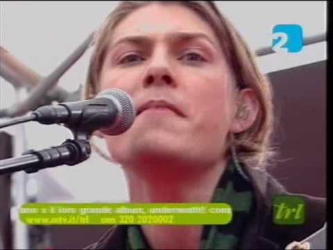 Hanson TRL Italy - Penny And Me LIVE  (2005)