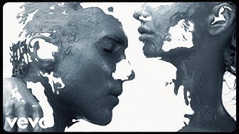 Maroon 5 - Love Somebody (Official Music Video)