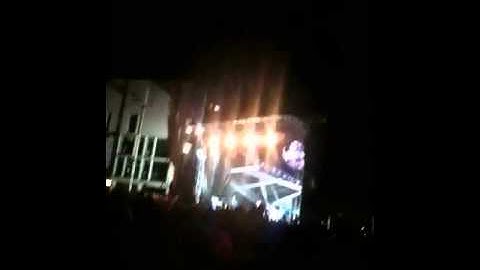 Example changed the way you kissed me live at the millenniu