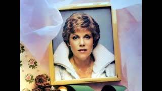 Watch Anne Murray Christmas Wishes video