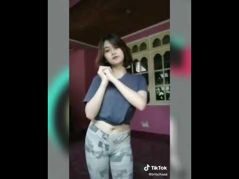 ABG cantik bikin salah fokus belahan nyq