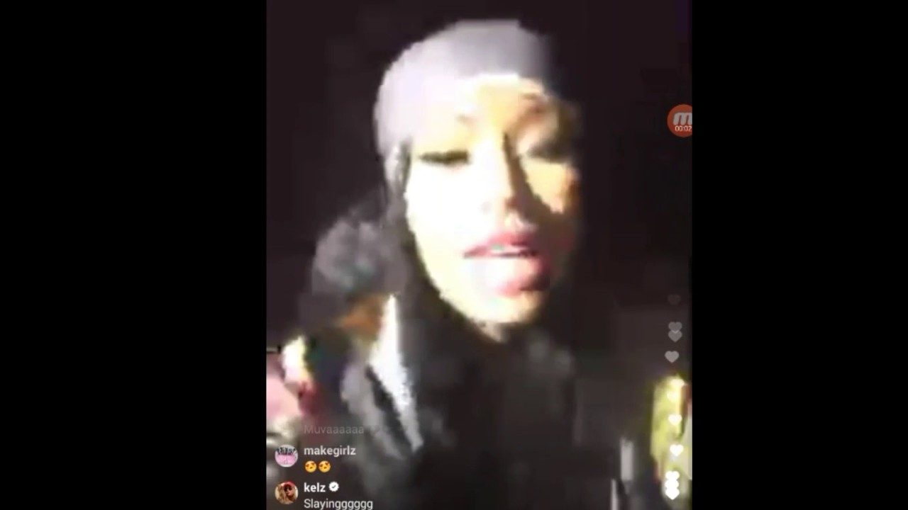 Nicki Minaj speaking Spanish - YouTube