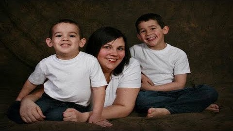 16ft PYTHON Escaped From Pet Store And Strangled Brothers While They Sleep