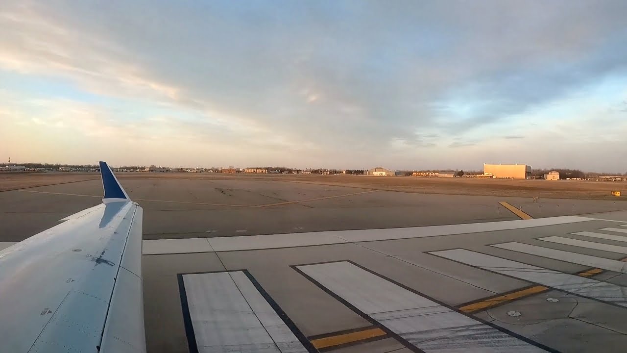 Sunset Takeoff From Detroit (Delta Connection CRJ-900)