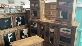 Rustic furniture & cowhide 7401 G s shields Blvd Oklahoma City ok 73149  muebles 100%madera