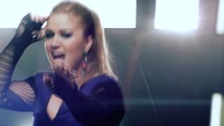 Kelly Clarkson  -People Like Us "La Bomba V3" Coming