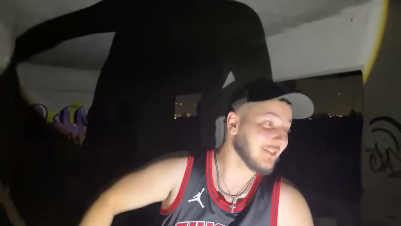 Μπήκαν Σε ΕΓΚΑΤΑΛΕΛΕΙΜΜΕΝΟ Κτίριο Και Βρήκαν Τσουβάλια ΚΑΠΝΟΥ! | ΑΕΡΑΚΗΣ