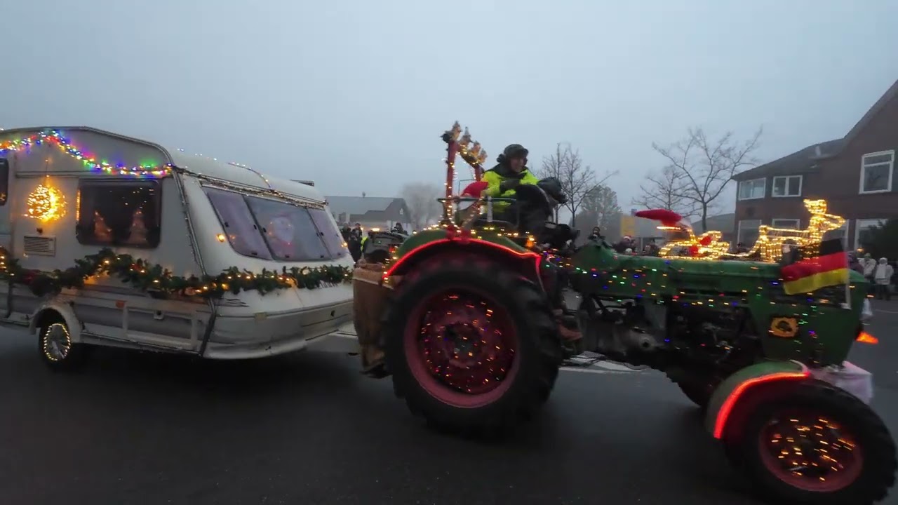 🚜 Lichterfahrt 2025 - Neukloster 🚜 🎅🏼🎄 “Trecker fahr´n“ 🚜 - hier:  Start in Neukloster 😀