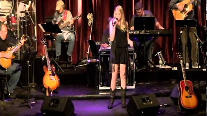 Sadie Evans singing Girl Crush (Little Big Town)