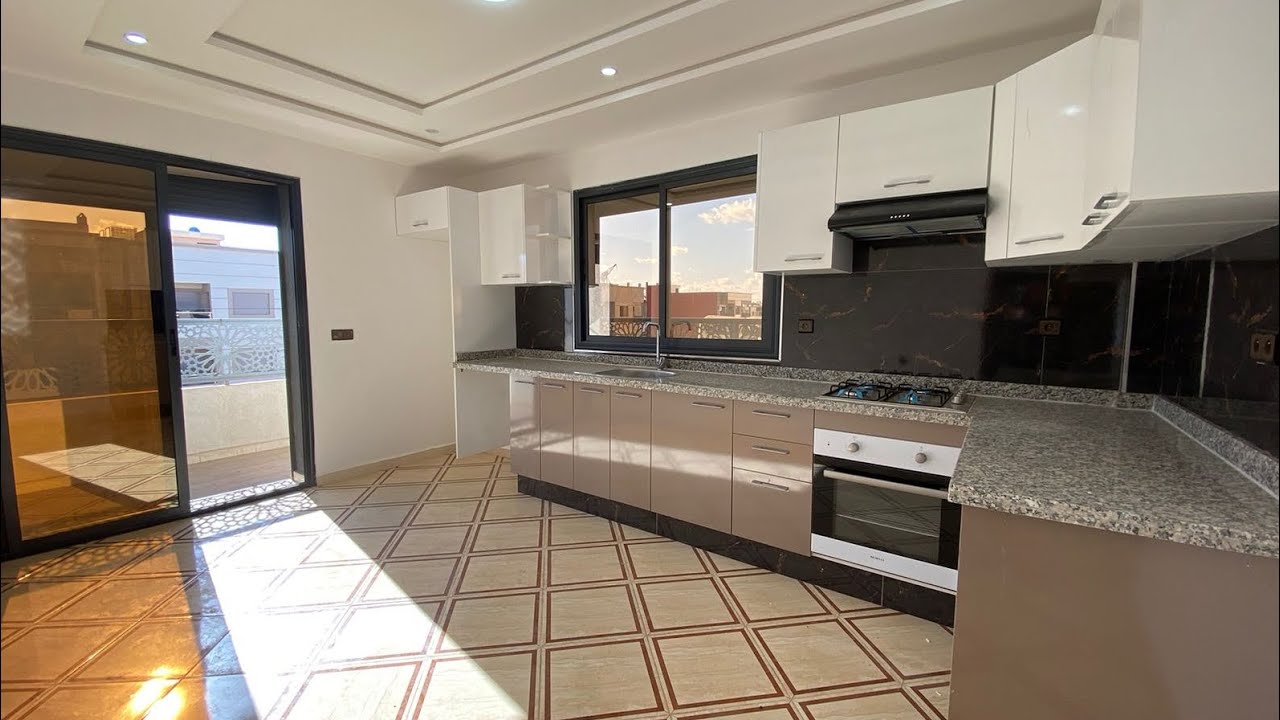 الهمزة 😍 شقة شوكية ✌️ 127متر ✅ للبيع👍 الموقع 📌 #حد_السوالم  🇲🇦 الثمن 60 مليون 💰 سنتيم قابلة للتفاوض