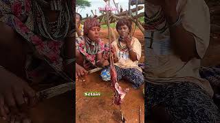 mengolah daging ala suku adat #cintabudaya #shortsfeed #africa #budaya #faktaunik #culture #unik