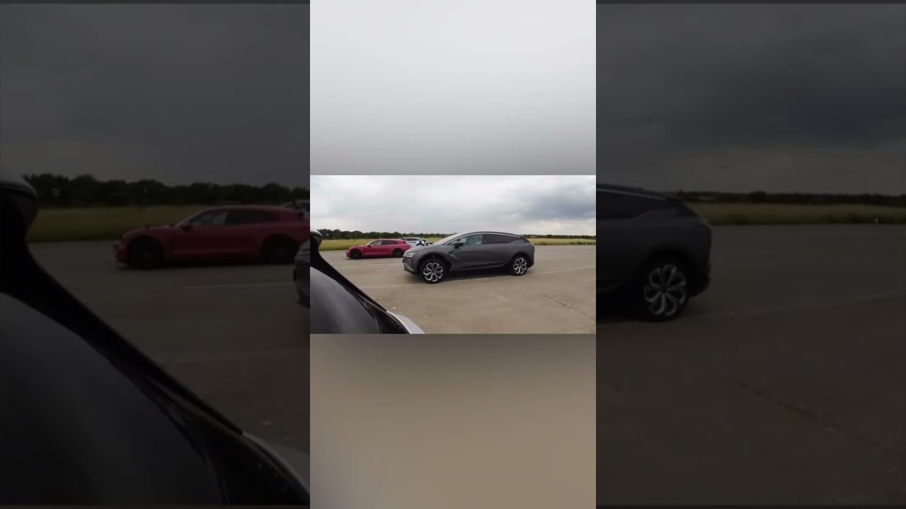 Guarda Drag Race: BMW IX Vs Porsche and Chinese electric cars su YouTube Guarda Drag Race: BMW IX Vs Porsche and Chinese electric cars su YouTube