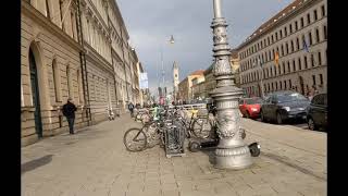 Walking in Munich Germany Marienplatz 😍😍🤩🇩🇪 #walkingtour #simpletravelers #munich #bayern #germany