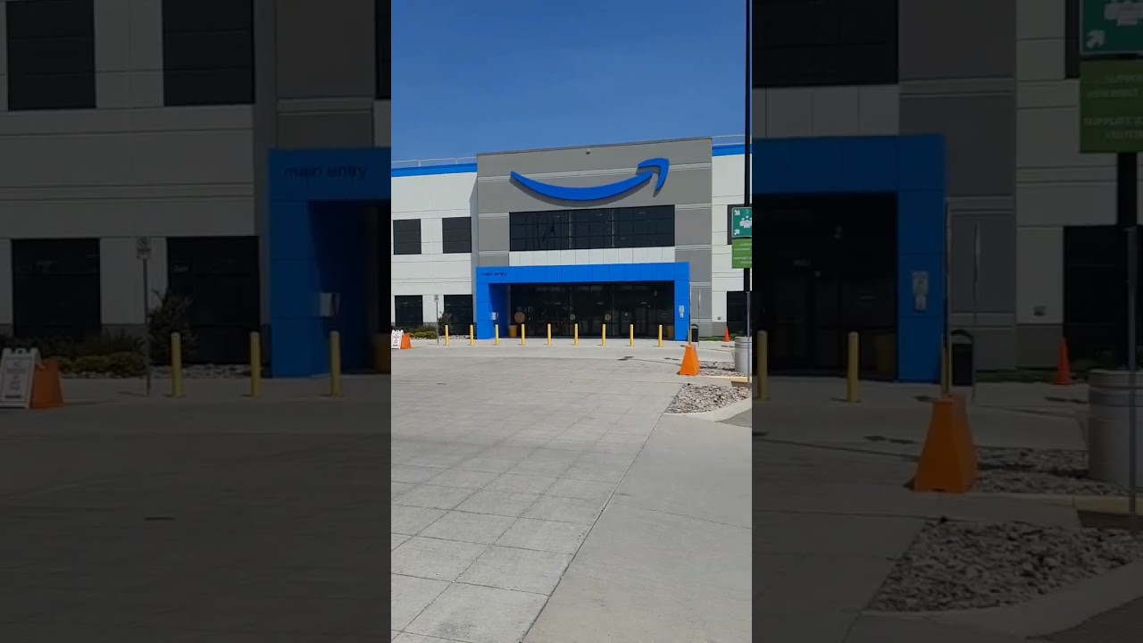 WELCOME TO AMAZON#shorts #canada #toronto #amazon