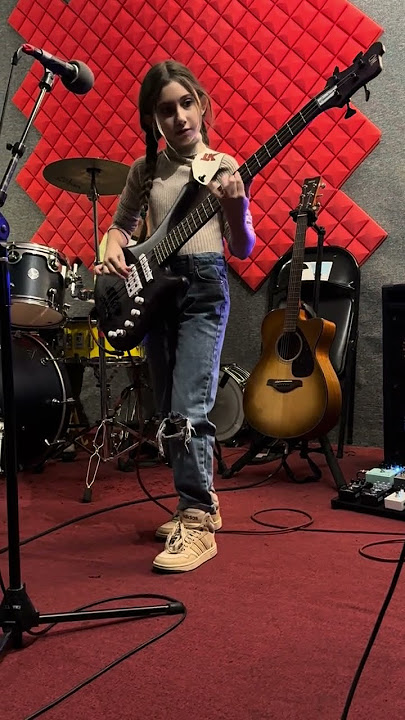 Ellen Alaverdyan & Yoyoka Soma - Intro to Muse 'Hysteria'