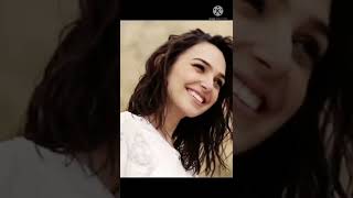 Cute Smile Wonder Woman Gal Galot. Whatsapp Status Video.