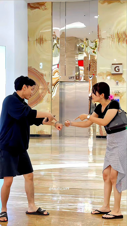 Handcuff boys 😱🤣🤣 #funny  #viralshort  #prank  #comedy  #tacaofficial  #shortvideo