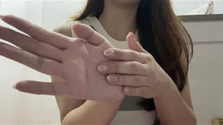 [ASMR] Hand movements + some skin scratching/ mouth sounds 👐🏻 no talking