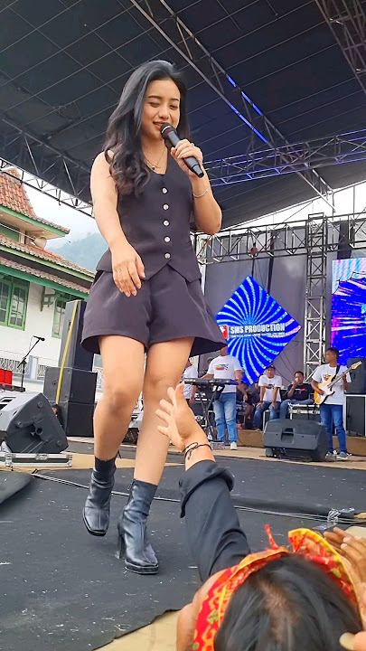 Desi tata ADELLA idola banget #shorts #dangdut #adella #desitata