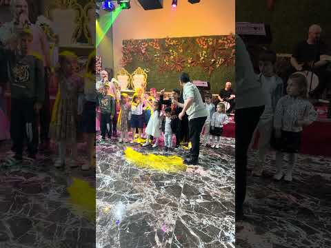 Düğün programında çocuklar sahnede muhteşem ilahiler seslendirdi ❤️????