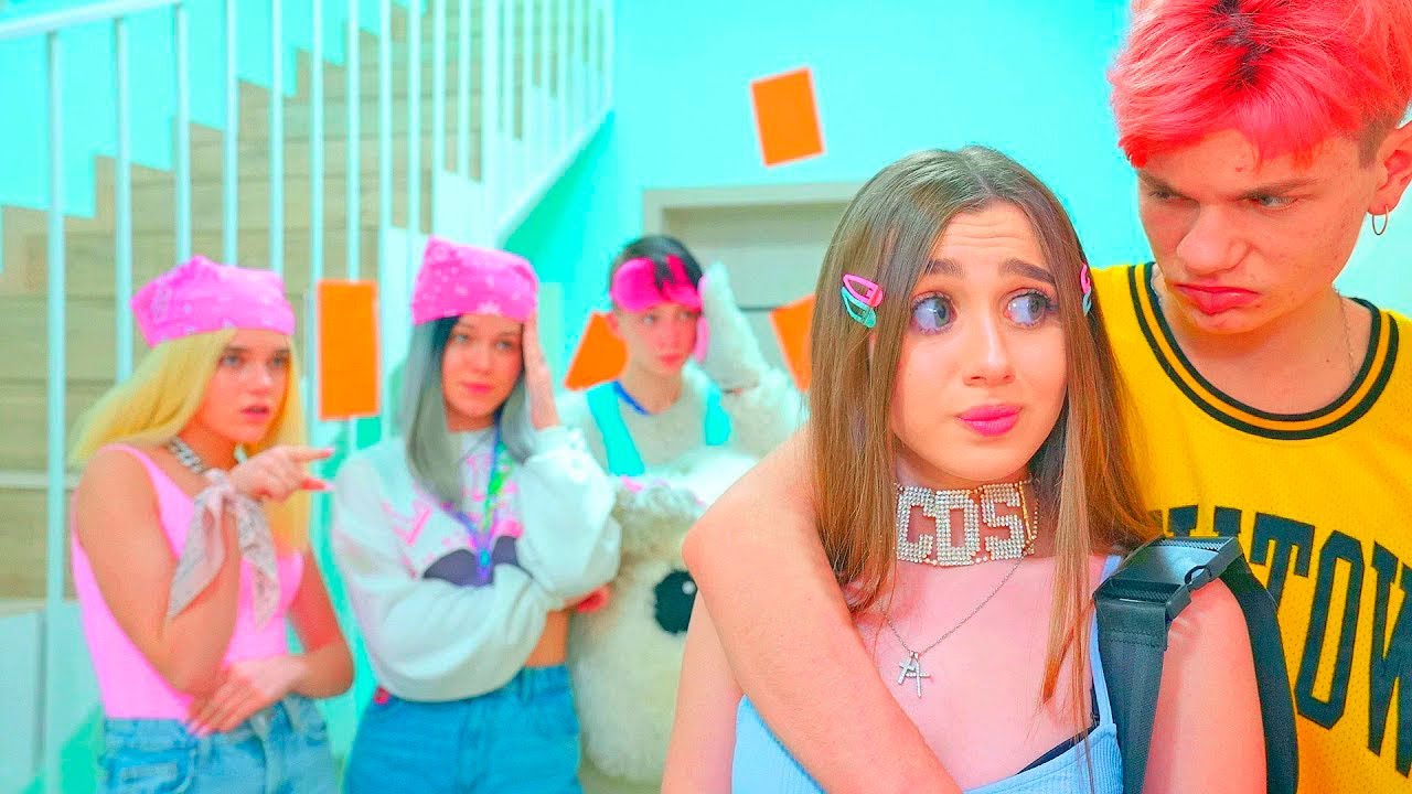 Ο SMILE ΕΚΔΙΚΕIΤΑΙ ΤΗΝ ΝΤΙAΝΑ ΠΟΥ ΔΕΝ ΒΓHΚΕ ΜΑΖI ΤΟΥ! Η Ντιάνα δεν θα συγχωρήσει τέτοιο κόλπο!