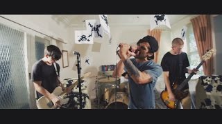 Set The Score - Worthless (OFFICIAL MUSIC VIDEO) chords