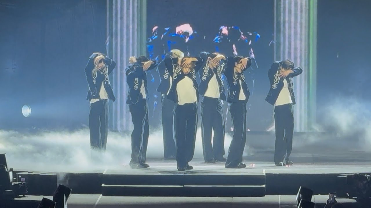 Fatal Trouble & Bite Me- ENHYPEN Walk The Line in Chicago 250809