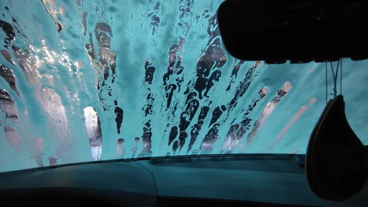 Carwash the 2025 Audi Q3