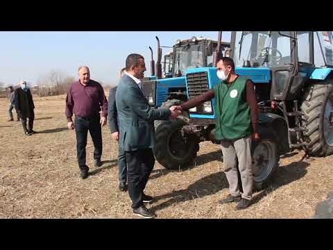 მარნეულის მუნიციპალიტეტს 5 ერთეული ტრაქტორი საკუთრებაში გადაეცა