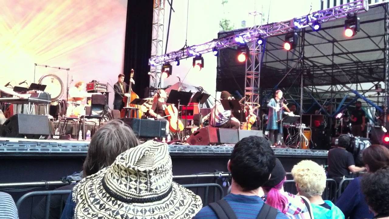 "The Bells: Lou Reed Celeb." Laurie Anderson - “Sunday Morning,” (prtl), Linc. Ctr, NYC, 7/30/16