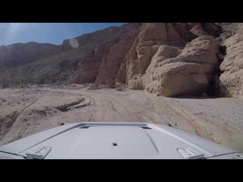 Exploring Fish Creek Wash, Anza Borrego desert by Jeep @FollowOurWanderlust